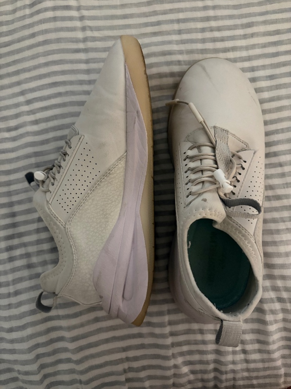 CLOVE Nursing Shoes